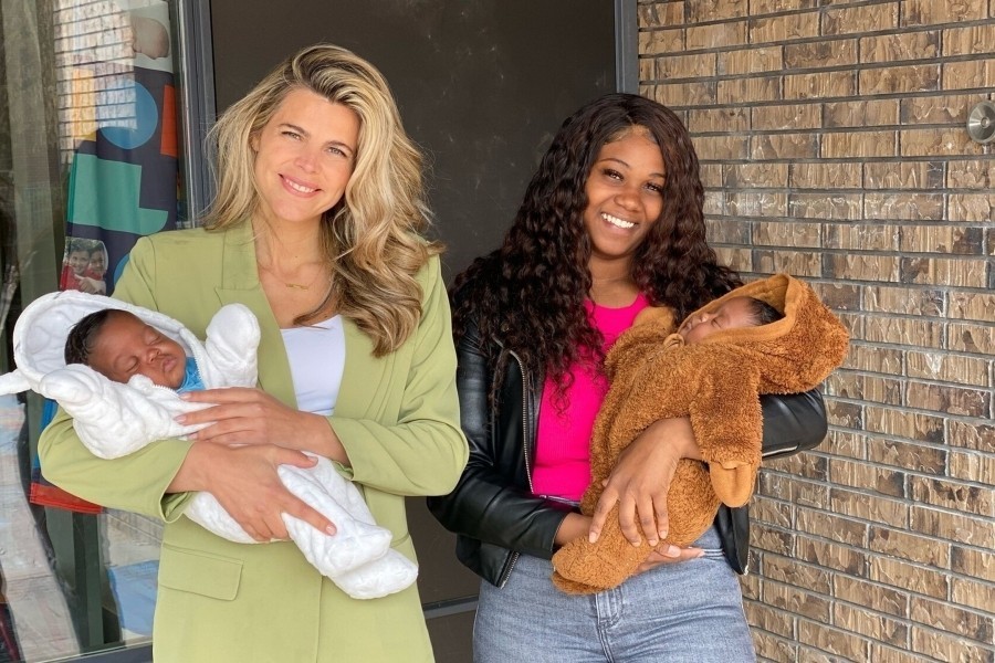 Vier handen op één buik