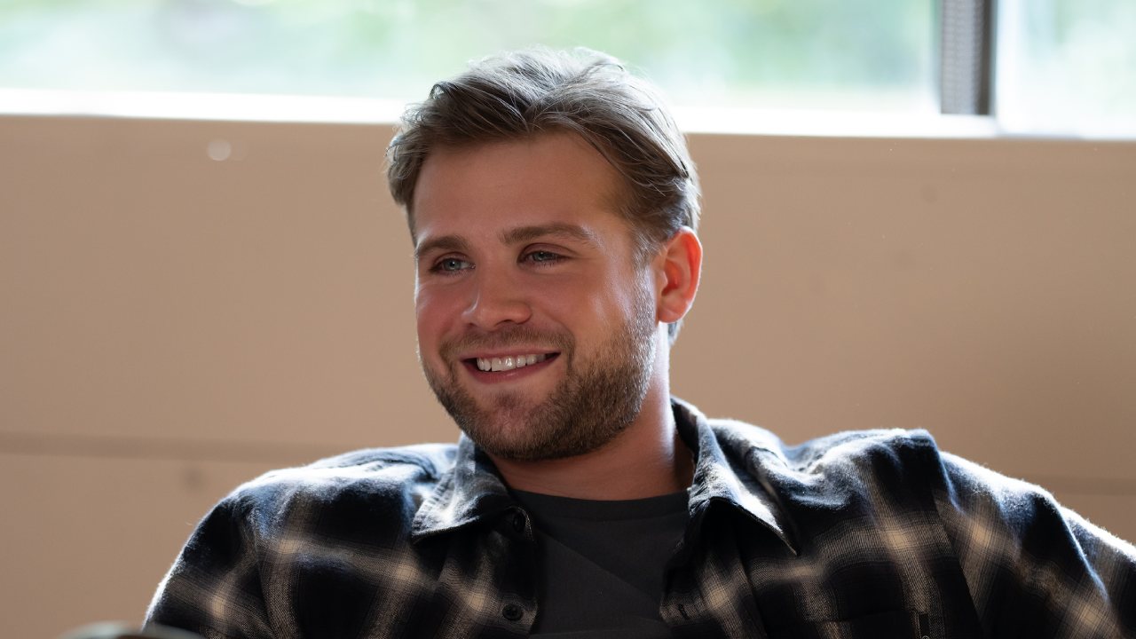 Rachel Weisz en Leo Woodall in Vladimir