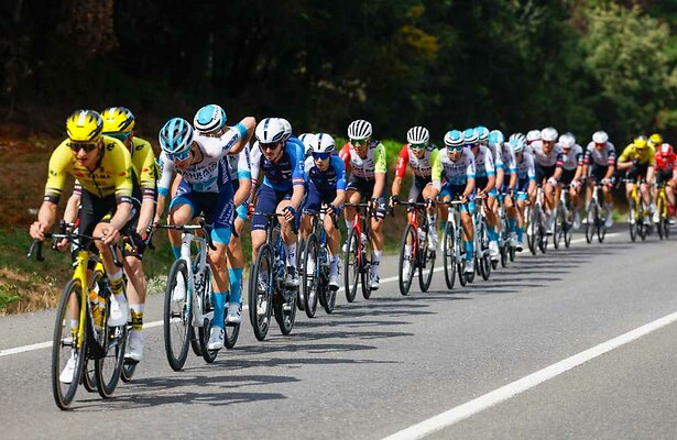 Renners tijdens Vuelta 2025