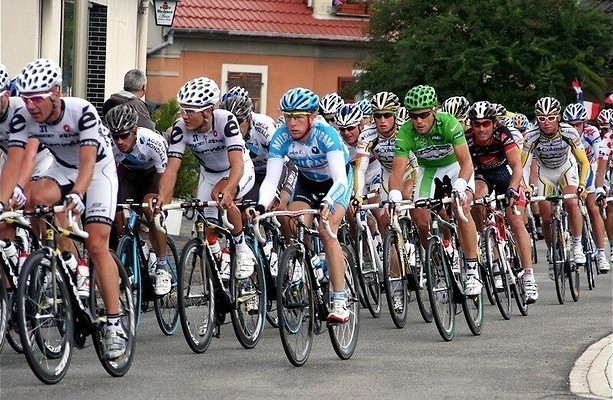 Van der Poel draait warm in Ronde van Zwitserland