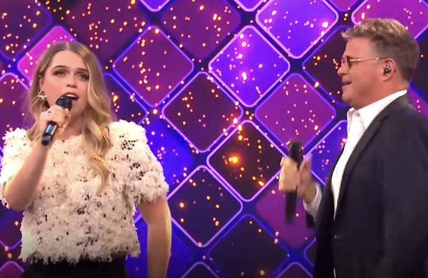 Wolter Kroes met dochter Pamela in DNA Singers