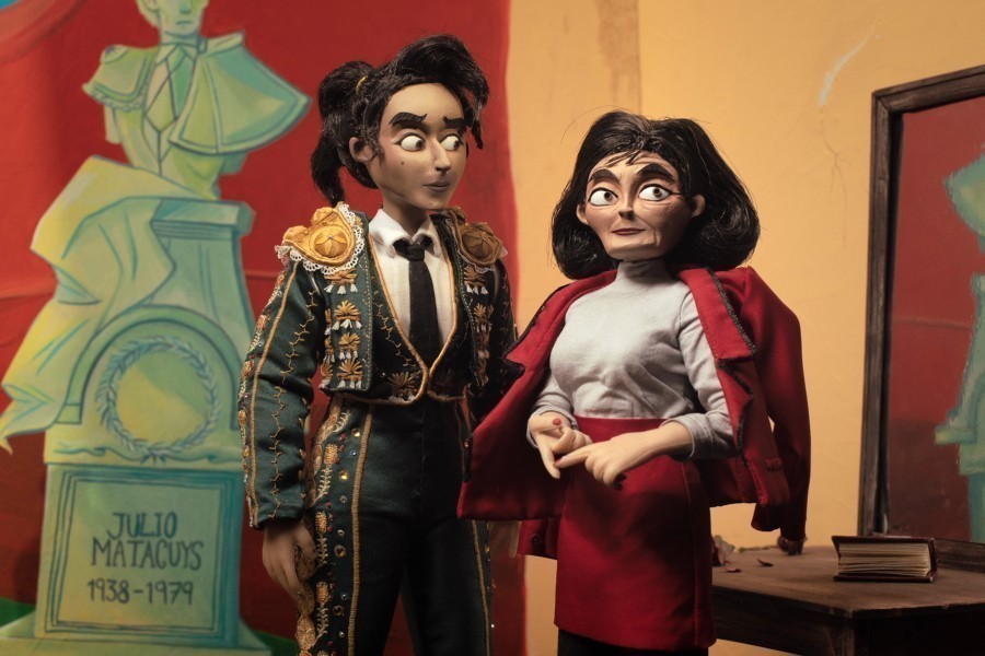 Women Wearing Shoulder Pads