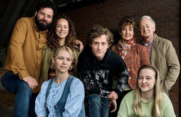 Cast van Woeste Grond