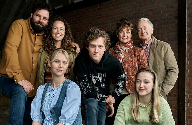 Cast van Woeste Grond