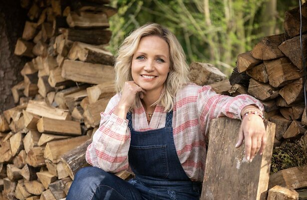 Yvon Jaspers in Boer Zoekt Vrouw. 