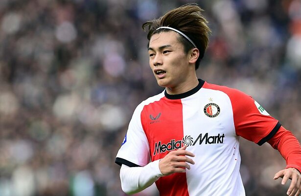 Ayase Ueda van Feyenoord