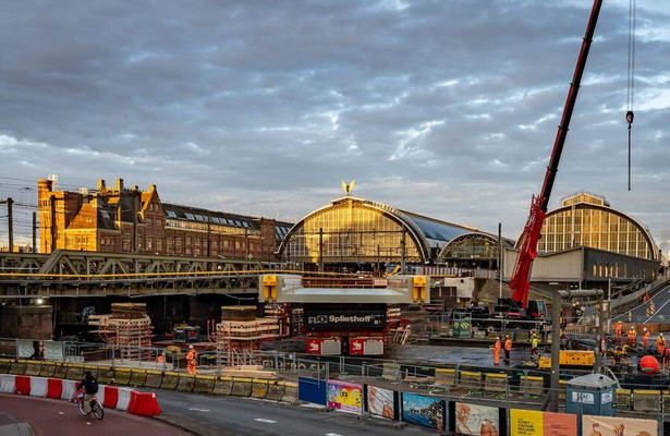 Sfeerafbeelding Amsterdam Centraal 24/7
