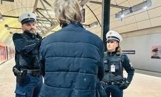 Augen auf 15 Millionen Reisende - Die Bundespolizei am Hamburger Flughafen