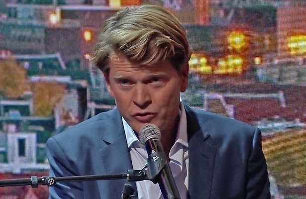 Terugkijken: Beau sluit eerste talkshow zingend af