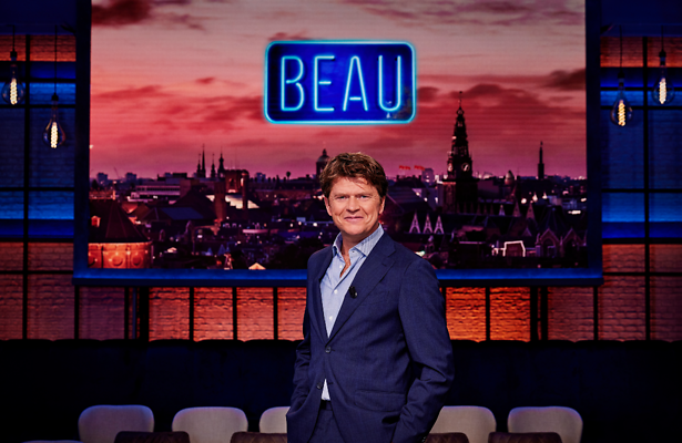 Beau trapt nieuw seizoen van latenighttalkshow af.