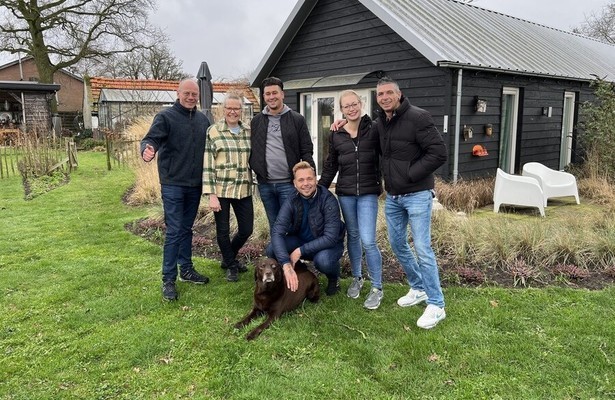 Erik, Angelique, Rick, Patrick, Kirsten en Leon in Bed & Breakfast