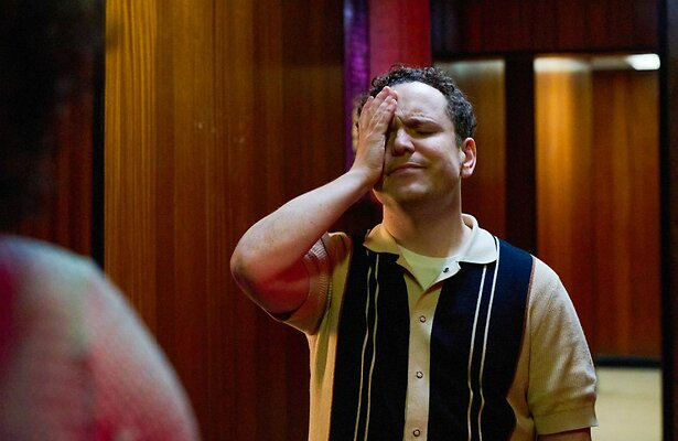 Joshua McGuire als Josh in Cheaters