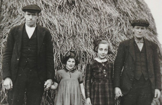 Still uit De Kinderen van de Jodenboerderij