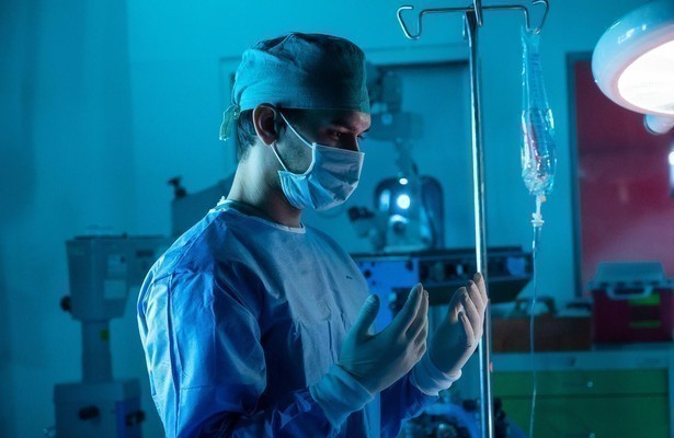 Joshua Jackson in Dr. Death