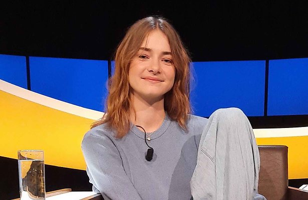 Emma Wortelboer straalt in groene jurk