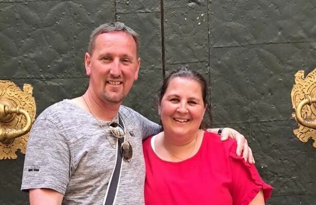 Janneke en Johan Jelies op bezoek in Spanje. 