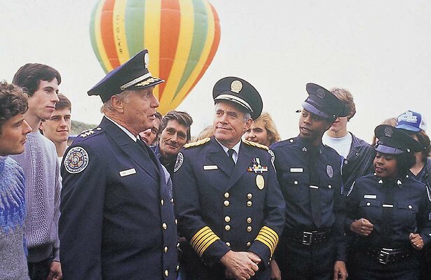 George Gaynes en Michael Winslow in Police Academy 4: Citizens on Patrol