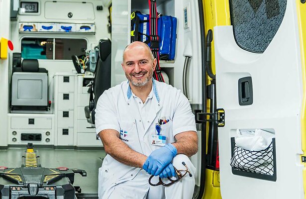 Gor Khatchikyan voor Op de Spoed