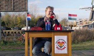 Hotline Hongarije: Nicolaas in contact met een verscheurd land