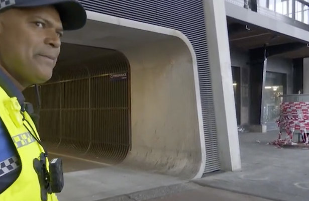 Videosnack: Handhavers getuige van onsmakelijke overtreding