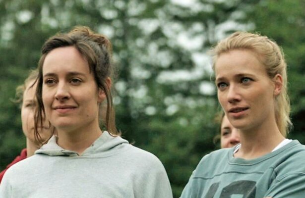 Hannah van Lunteren en Jennifer Hoffman in Dames 4