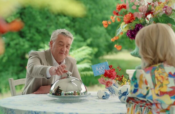 Robèrt van Beckhoven en Janny van der Heijden in Heel Holland Bakt