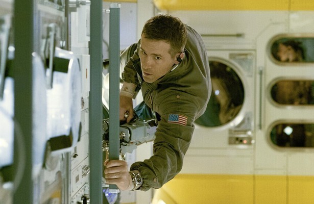 Ryan Reynolds in Life