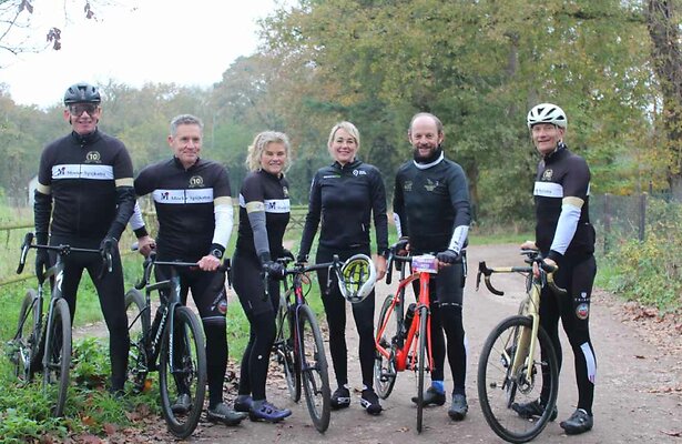 Moeke Spijkstra Wielerclub in Koers van de Kameraden