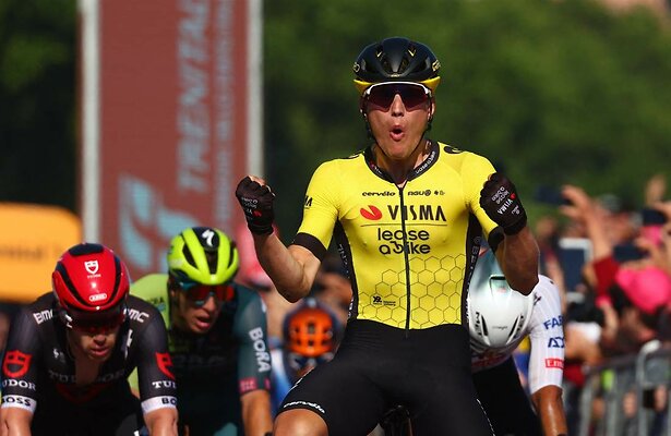 Olav Kooij tijdens Giro d'Italia