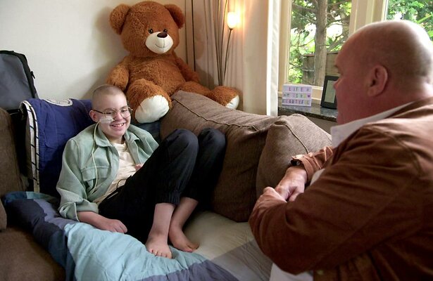 Paul de Leeuw en Myrthe in Niet Klein te Krijgen