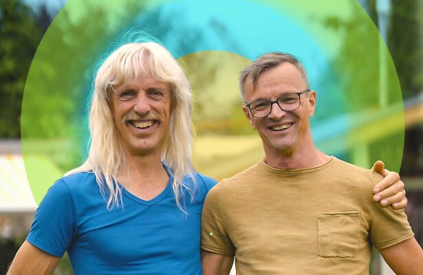 Peter en Wim in Groeten vanaf de Camping