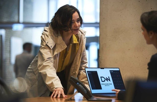 Celine Buckens als Tasha in The Ex-Wife