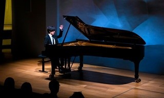 Yunchan Lim à la Fondation Louis Vuitton : Dowland, Bach, Beethoven