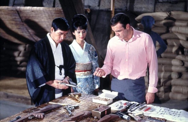 Tetsurô Tanba, Akiko Wakabayashi en Sean Connery in You Only Live Twice