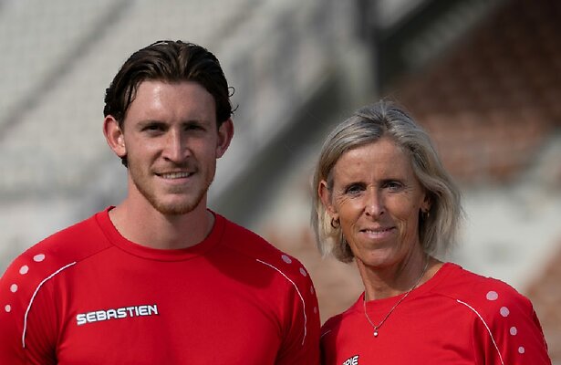 Annemarie Verstappen met haar zoon Sebastien in Born Winners