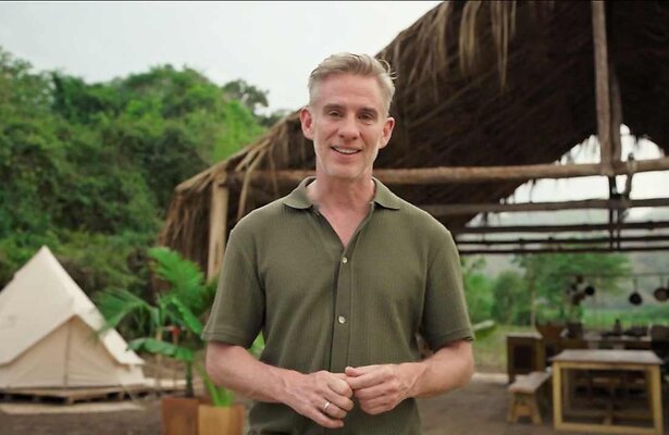 Art Rooijakkers presentator van Survive Your Family