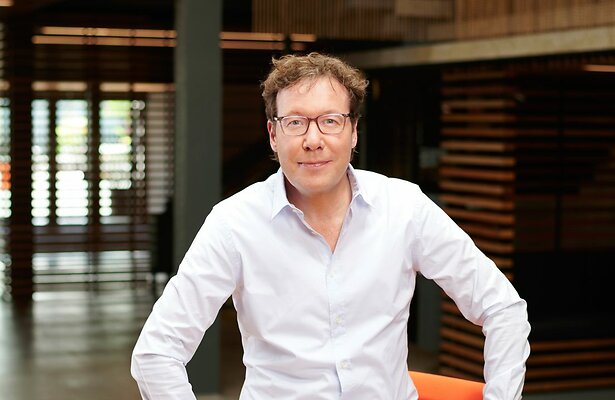 Bert Haandrikman voor NPO Radio 5 Evergreen Top 1000