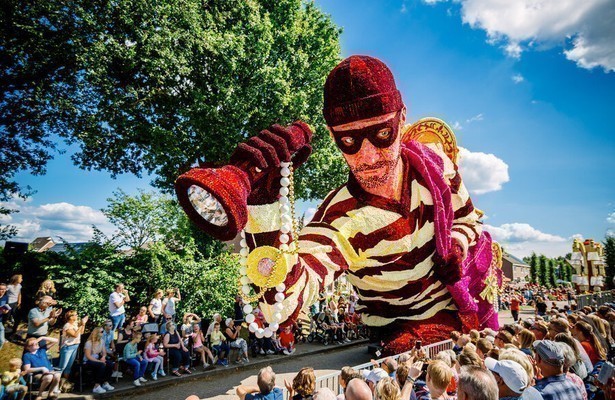 Bloemencorso Sint Jansklooster 2022