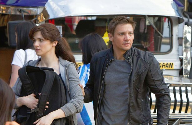 Jeremy Renner en Rachel Weisz in The Bourne Legacy