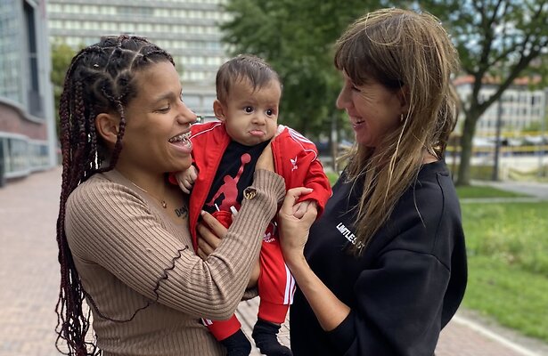 Charissa en Isa Hoes