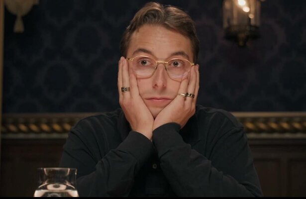 Christiaan Bauer aan de ronde tafel bij De Verraders.