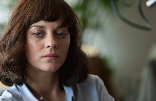 Marion Cotillard in Contagion