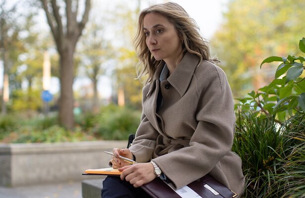 Julia Akkermans als Anouk