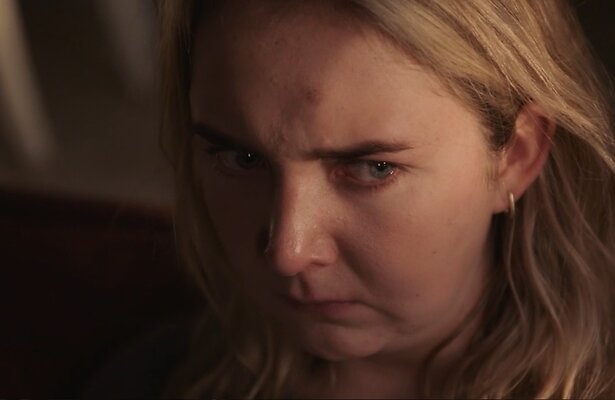 Demi gaat door een diep dal