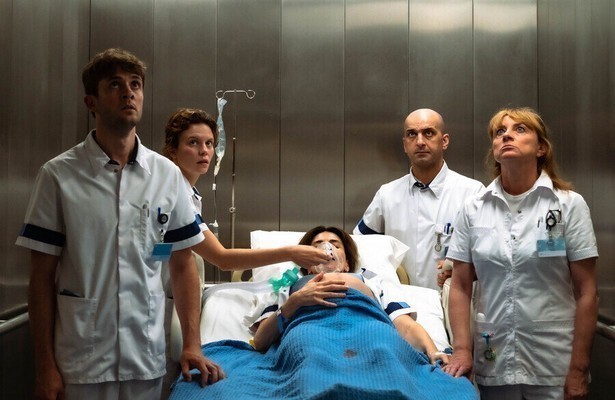 Kim van Kooten en overige castleden Dag & Nacht