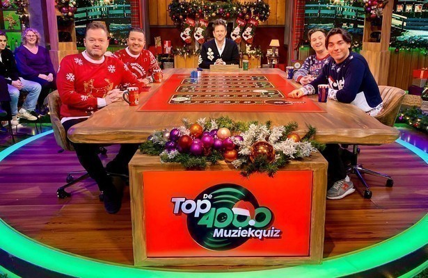 Johnny de Mol met gasten De Top 4000 Muziekquiz