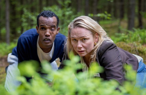 Nasir Dhagole en Malin Levanon in Detective#24