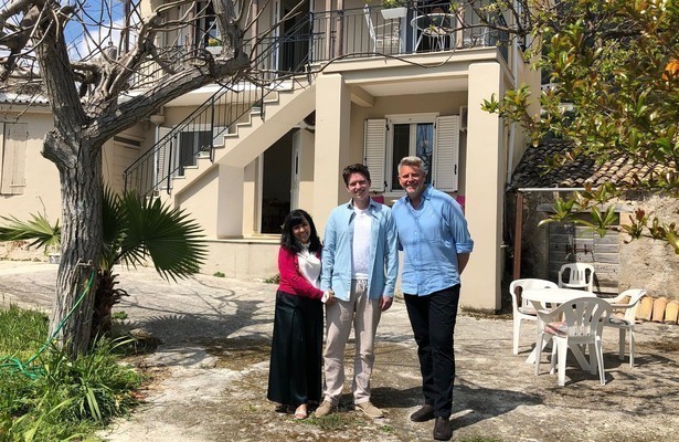 Sybrand Niessen met Droomhuis Gezocht-kandidaten