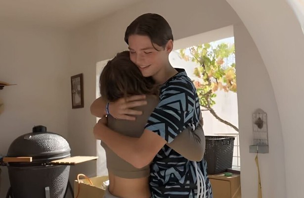 Aida & Sven (Een Huis Vol Emigreert)