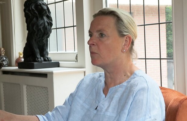 Erica Renkema in Chateau Meiland